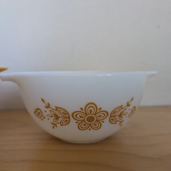 Set Of 2 Vintage Pyrex Cinderella Butterfly Gold And White Bowls #442 #441 - Picture 12 of 16